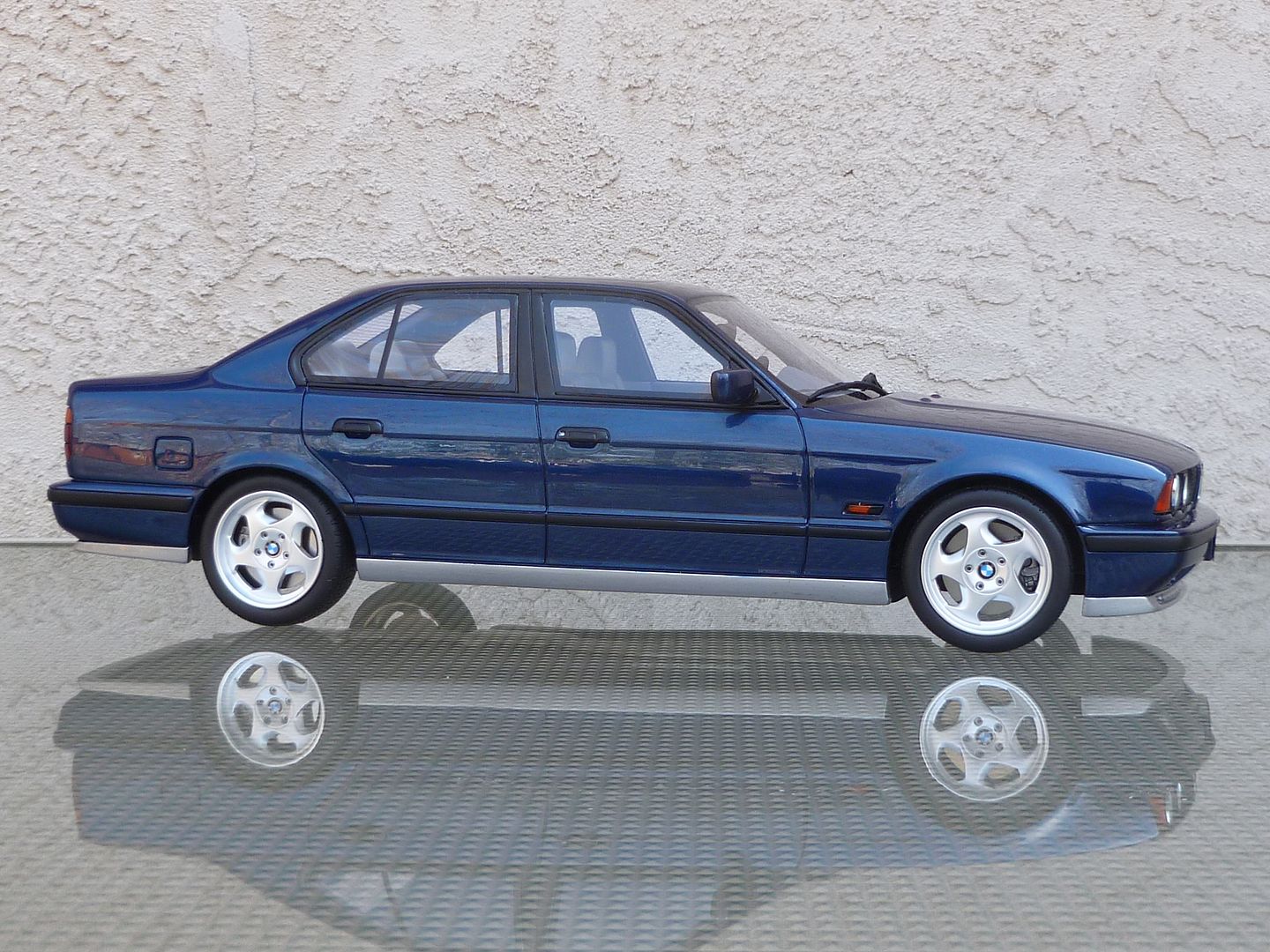 e34 diecast